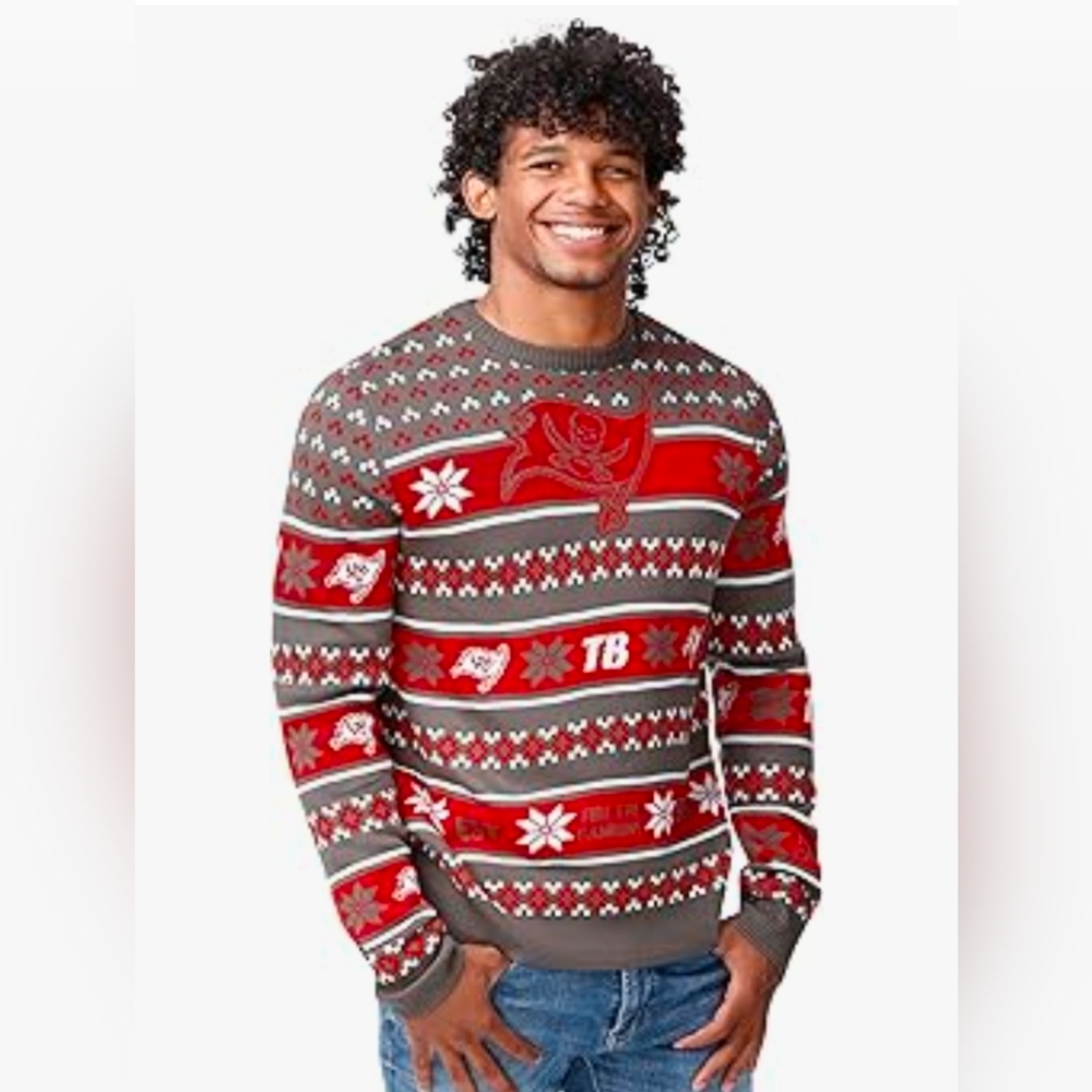 NFL Tampa Bay Buccaneers Men's Crew neck Sweater Size Medium NWT